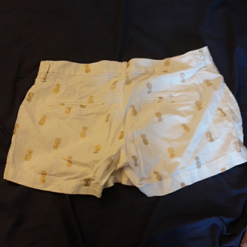 Shorts - Picture 2 of 3